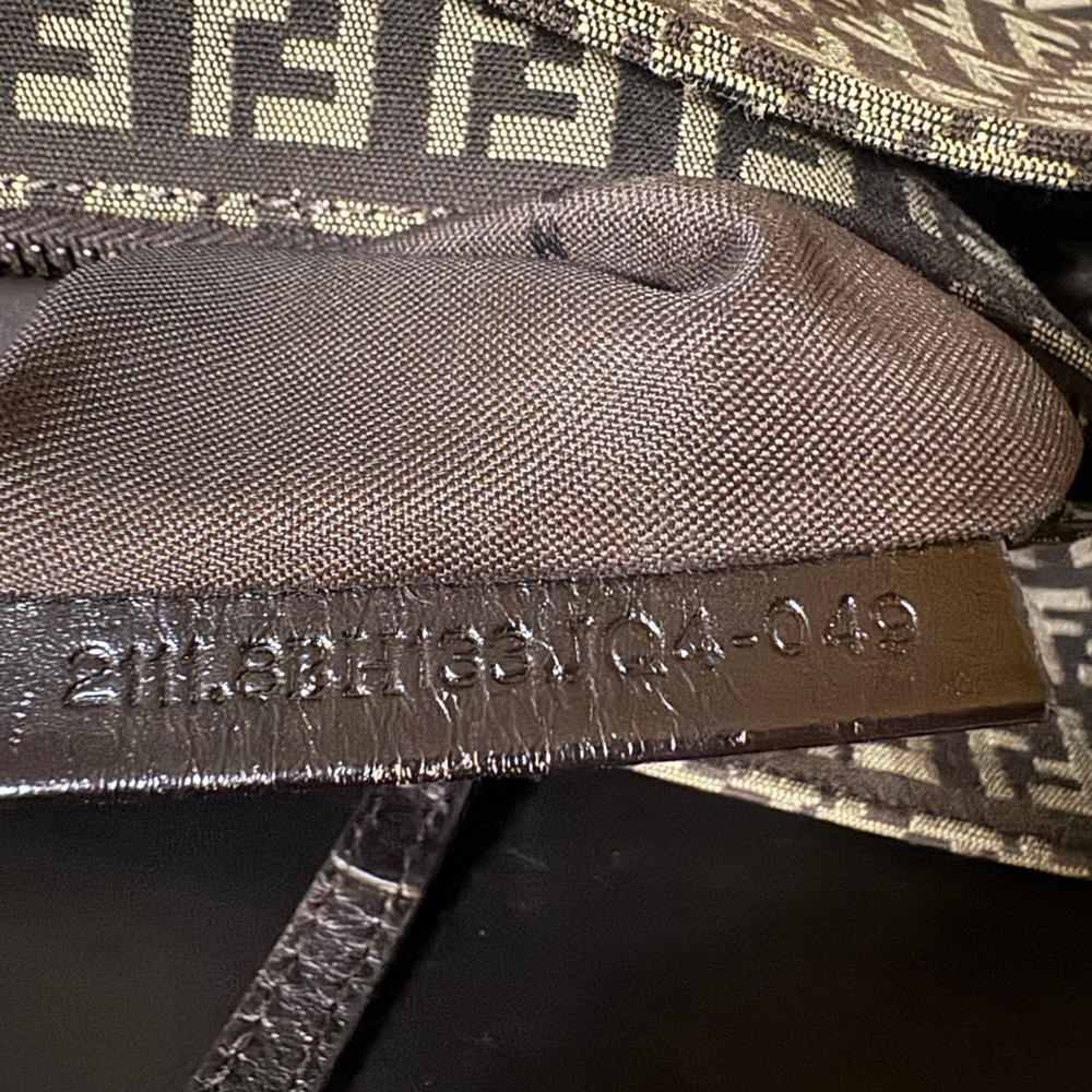 Fendi Brown and Black Women's Tote Bag / Includes C.O.A - Picture 4 of 9